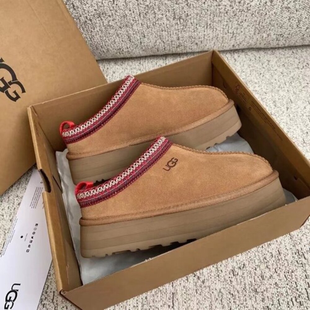 UGG Platform Shoes - Picture 6 of 8